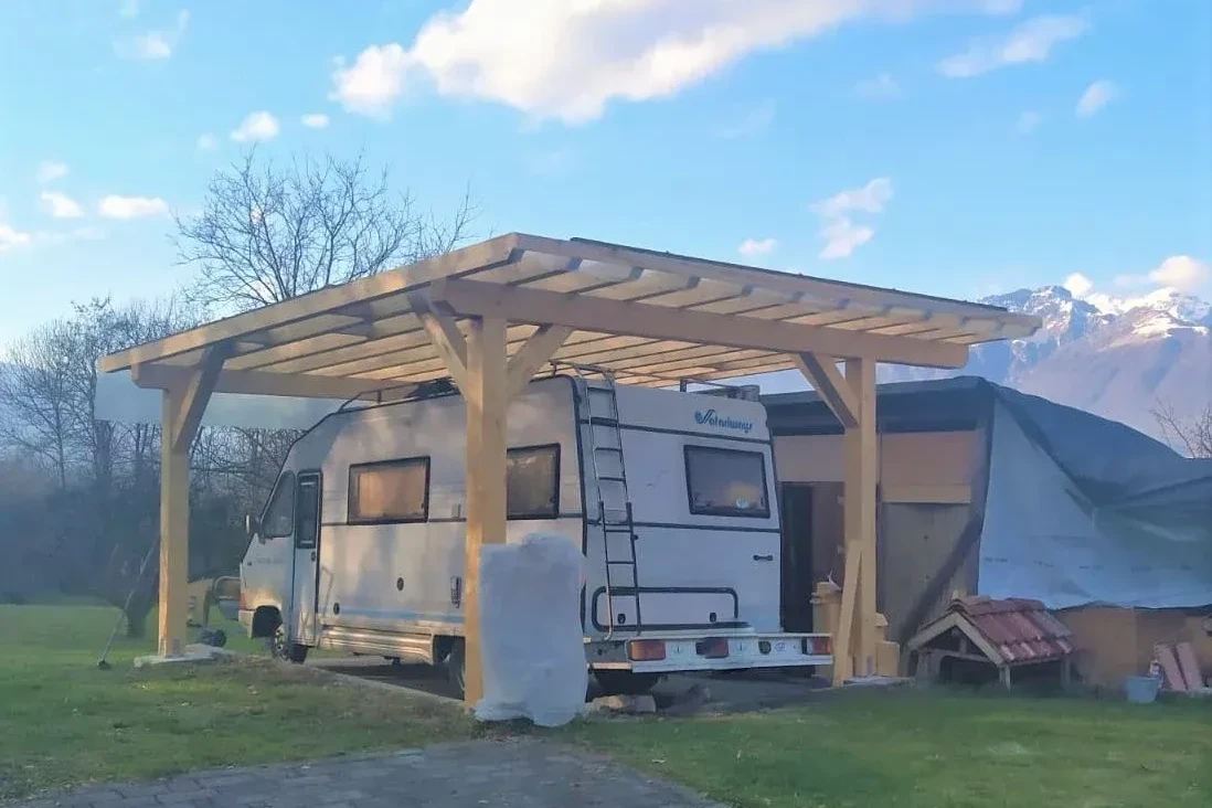 ricovero in legno per camper