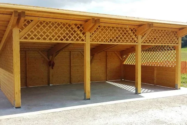 tettoia in legno posto auto su misura