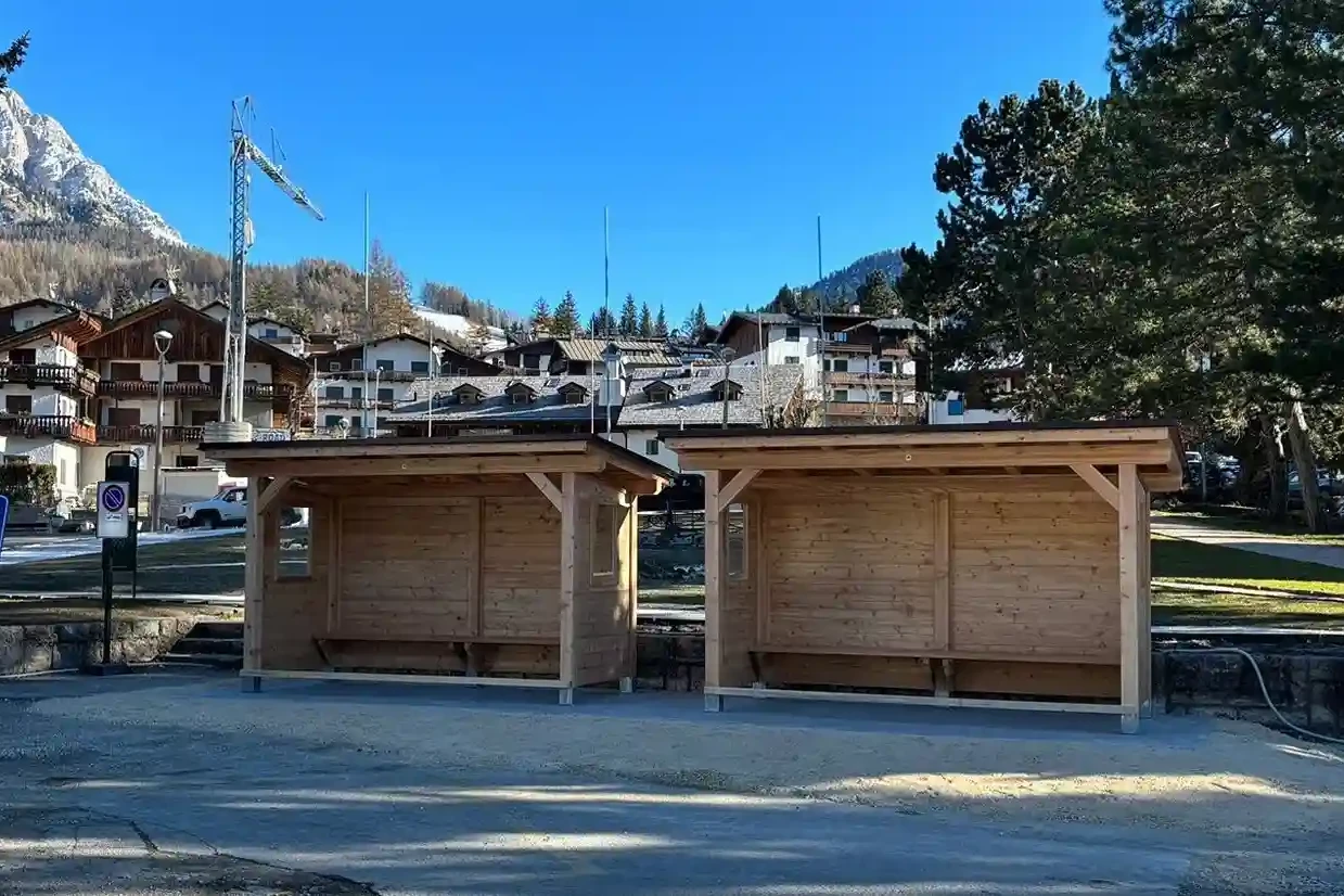 pensilina in larice da esterno a Cortina