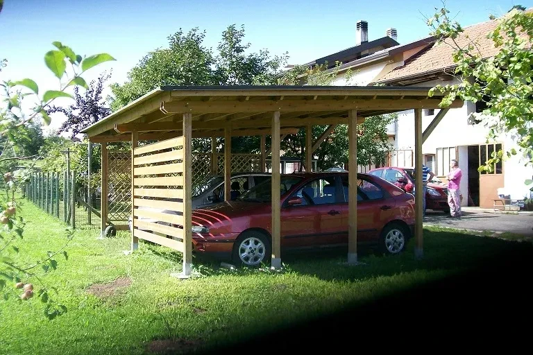 posto auto doppio con archi in pino nordico trattato in autoclave