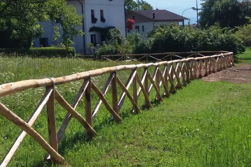 palizzata in legno tipo croce di S Andrea