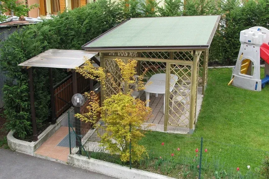 pergola in legno di pino nordico verde