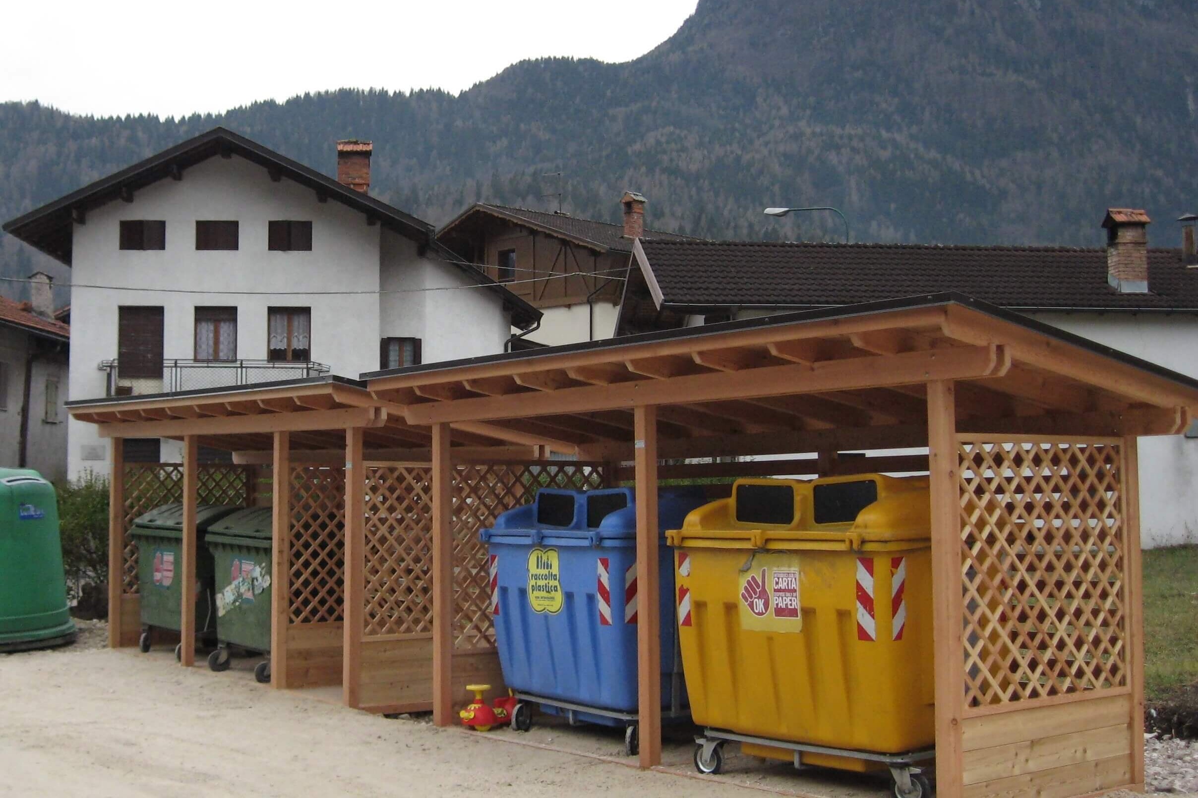 ricoveri in legno per piazzole ecologiche