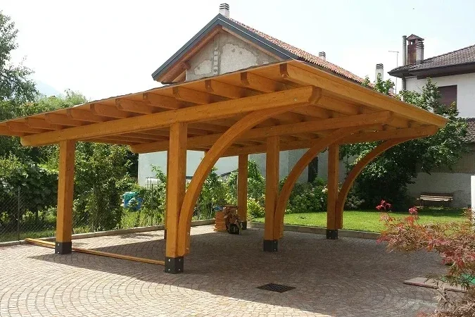 tettoia posto auto doppio in legno di abete con archi