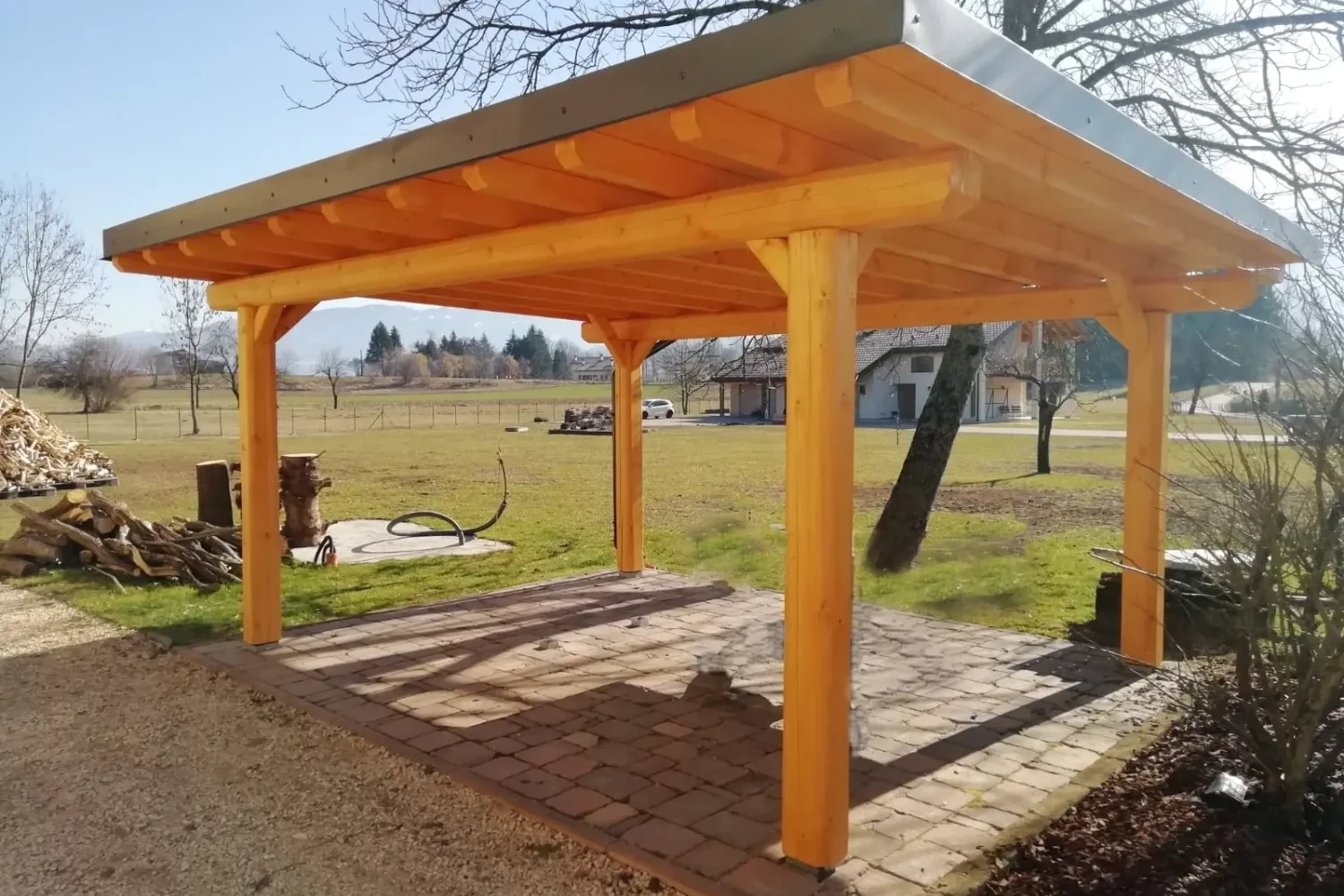 pergola in abete con travi uso fiume