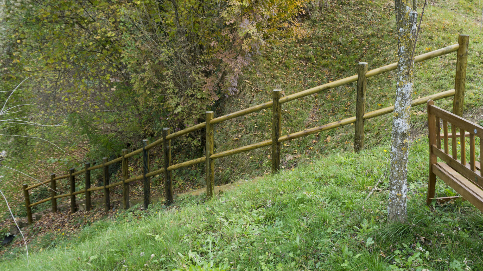 recinzione in legno di pino nordico trattato in autoclave con 2 pali passanti