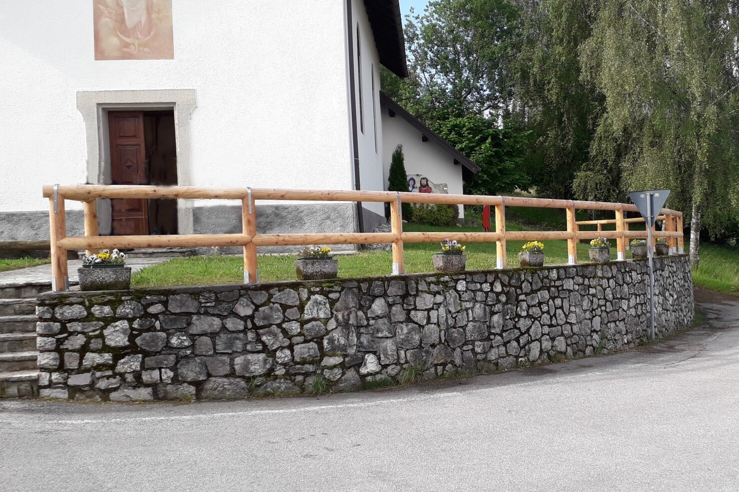recinzione pali in legno di larice naturale