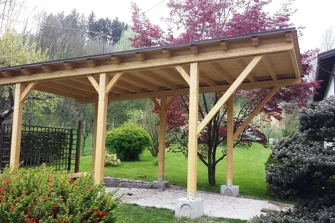 posto auto per camper in legno