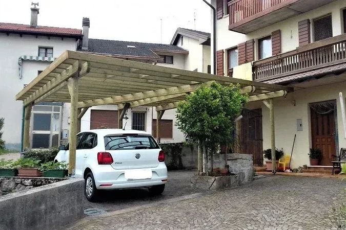 pergola in legno di pino nordico per ricovero auto