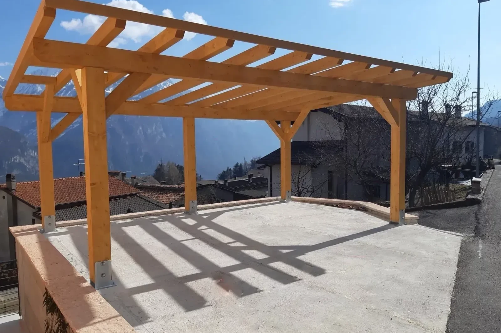 copertura in legno di abete per posto auto doppio