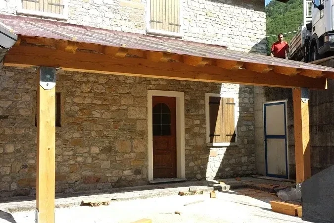 pergola addossata legno lamellare di abete