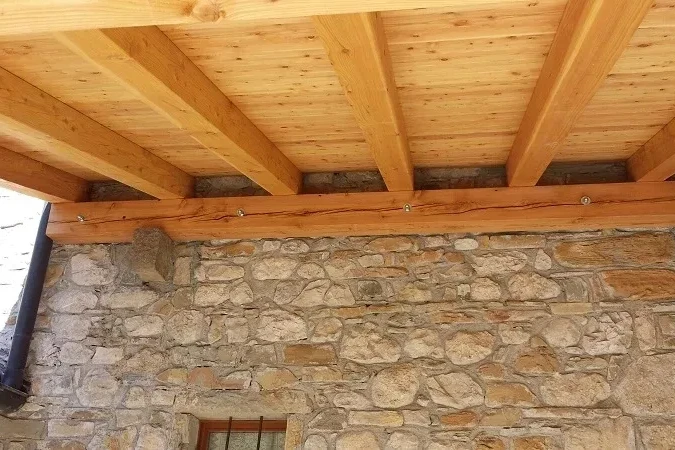 pergola addossata in abete lamellare