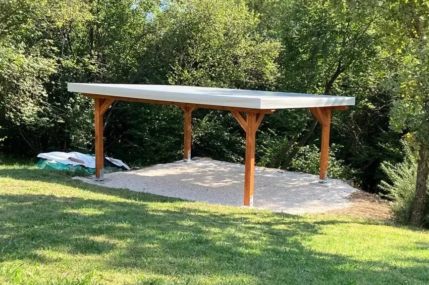 copertura in legno di abete per ricovero auto doppio