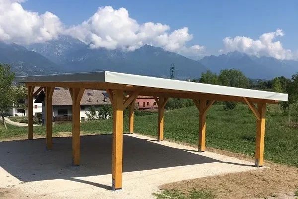tettoia in legno di abete lamellare per posto auto doppio