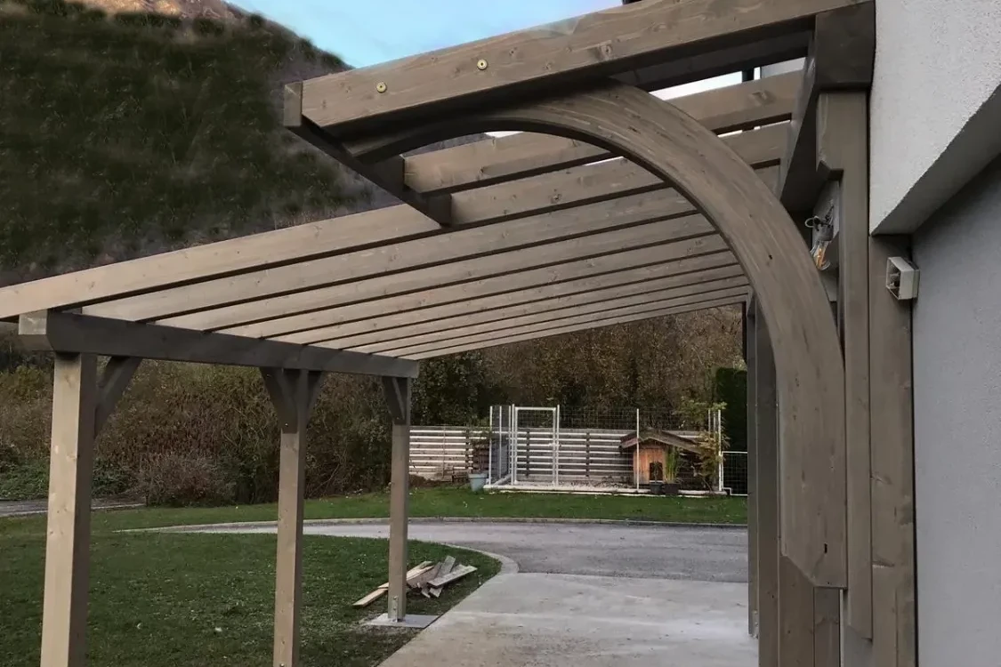 pergola addossata in abete lamellare da esterno