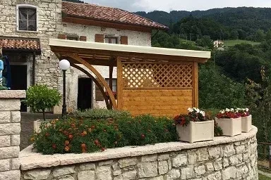 copertura auto singola in legno di abete con archi